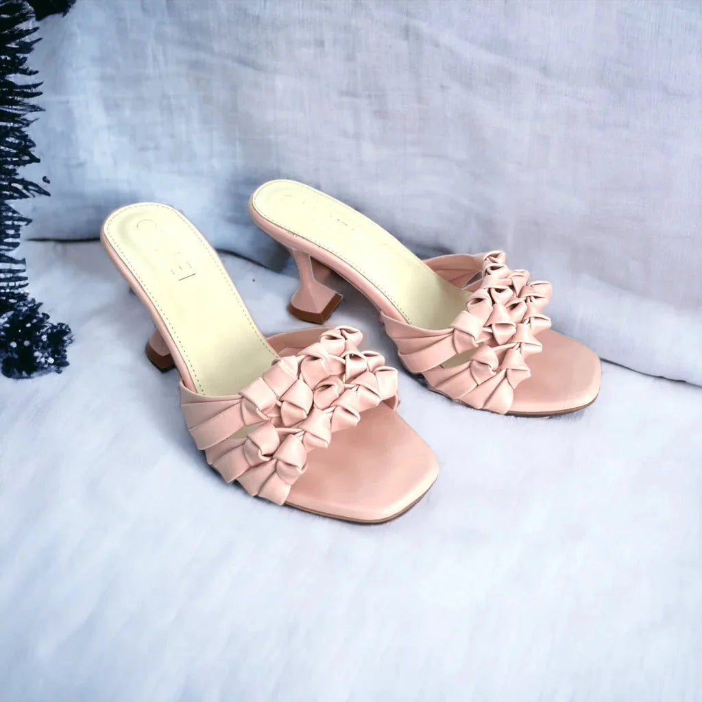 5 Elegant Heel Shoes for Women to Glam Up Your Outfit - cunei