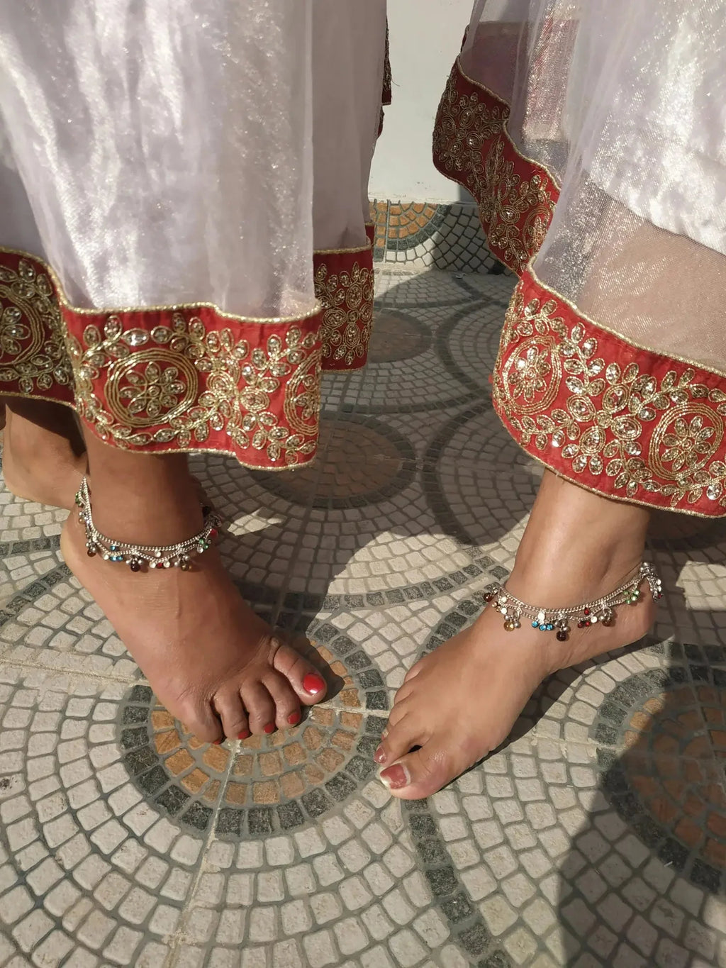 Embracing Tradition: The Rise of Ethnic Chappals in Fashion Trends - cunei