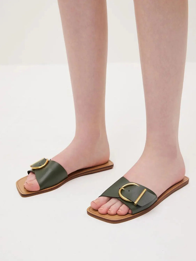 Flat Heel Sandals: 7 Comfortable and Stylish Picks for Everyday Wear - cunei