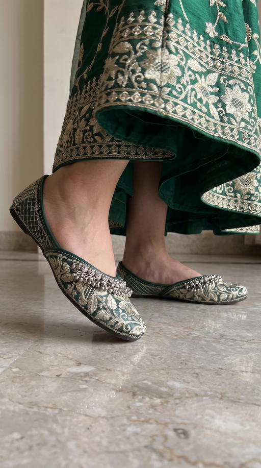Green Ghungroo Jutti with memory foam midsole by Cunei India