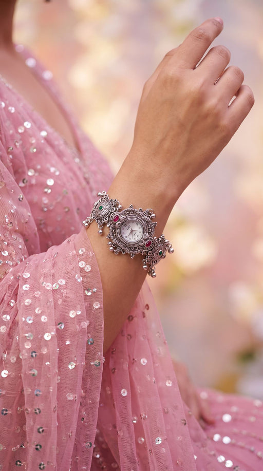 Lightweight Heritage Watch for Garba: Jewellery That Survives Nine Nights of Dance
