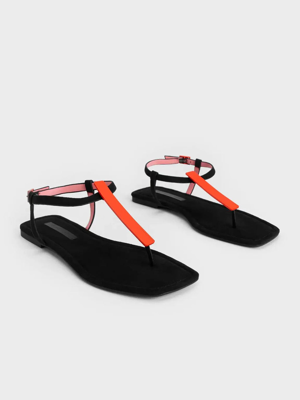 Versatile Black Sandals for Women: Find Your Pair - cunei