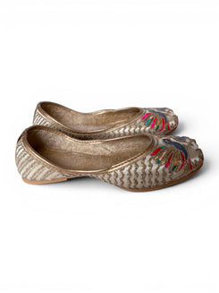 White Fluttering Birds Jutti for Women