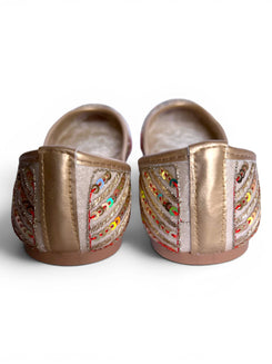 White Fluttering Birds Jutti for Women