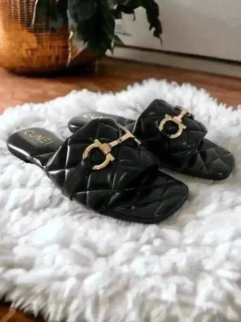 Black Quilt Flats - cunei
