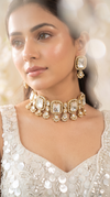 Clear Square Kundan Cluster Design Necklace Set - view 2