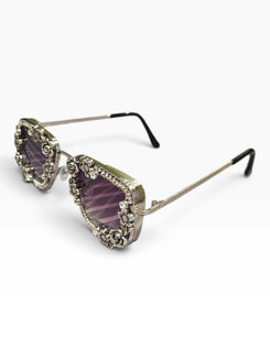 Silver floral glares on model, Cunei India
