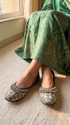 Green Ghungroo Jutti for Women - view 7