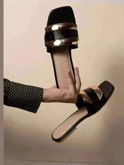 Luxe Golden Black Flats - cunei