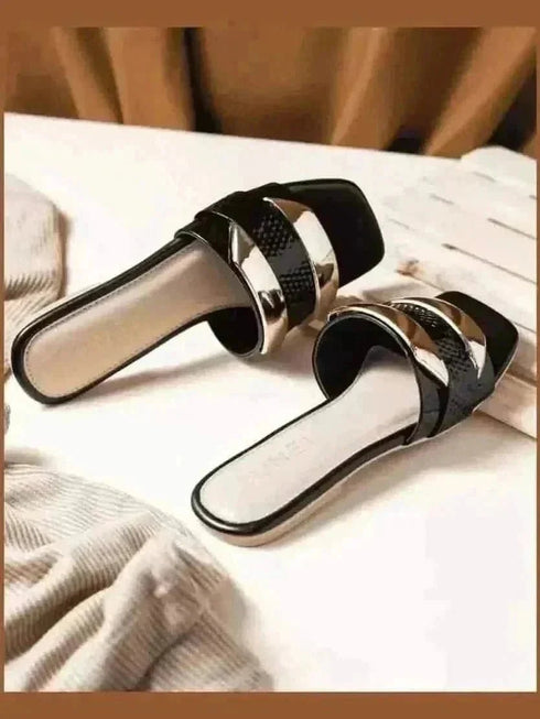 Luxe Golden Black Flats - cunei