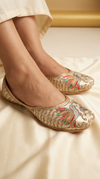 White Fluttering Birds Jutti for Women