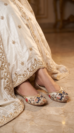 White Elephants Jutti for Women