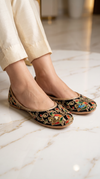 Golden Threadwork Black Jutti for Women