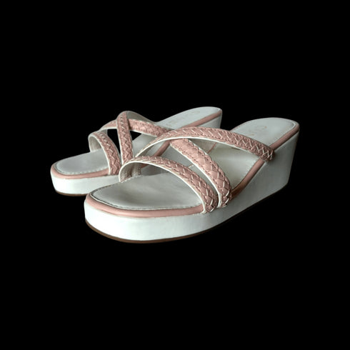 Pastel Pink and White Wedges - cunei