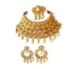 Princess Stone Gold and Pearl Drop Choker Necklace Earrings Maang Tikka Set - view 3