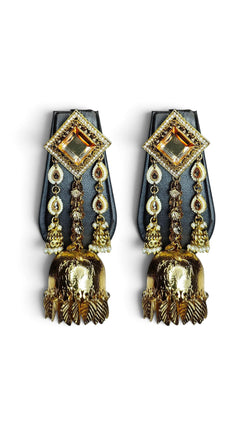Square champagne kundan earrings detail, Cunei India