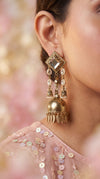 Square white kundan earrings side view, Cunei India