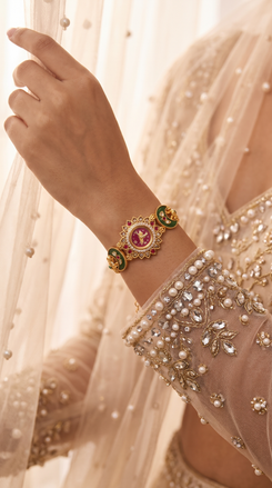 Wine Crescent Peacock Bracelet Watch product photo, Cunei India