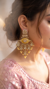 Yellow and White Kundan Cascading Hanging Earrings detail, Cunei India