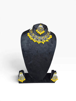Yellow and White Kundan Pearl Bead Necklace Set product photo, Cunei India