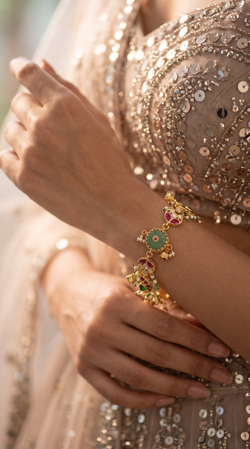 Green and Red Kundan Ethnic Bracelet detail, Cunei India